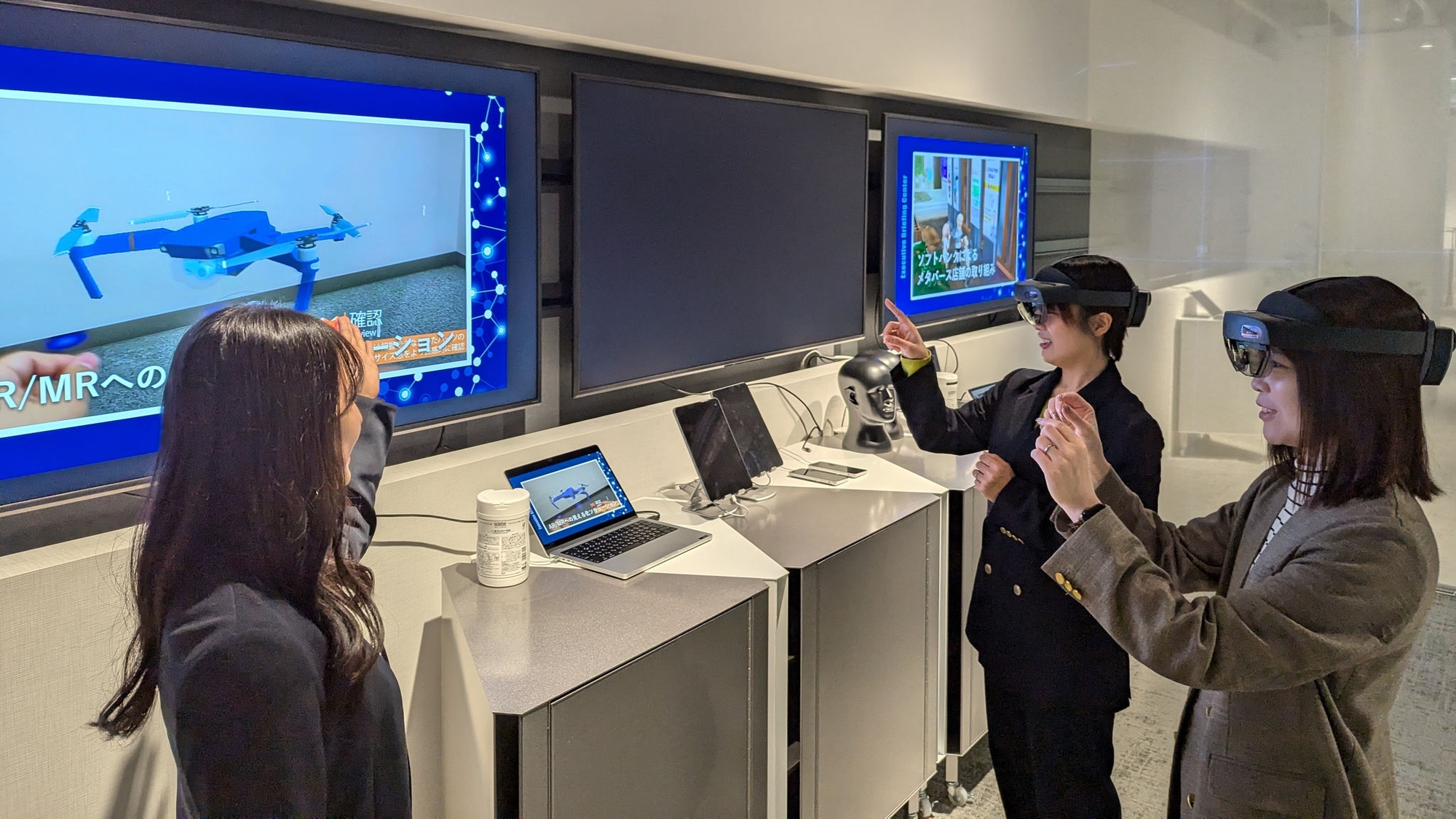 02 部⾨責任者による最新情報のインプット | Executive Briefing Center